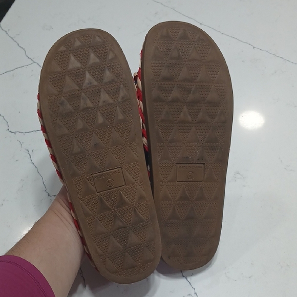 Colorful  Women's Sandals, By Crown & Ivy, Made Out Of Colorful Fabrics, Sz 6.5 - Picture 2 of 5